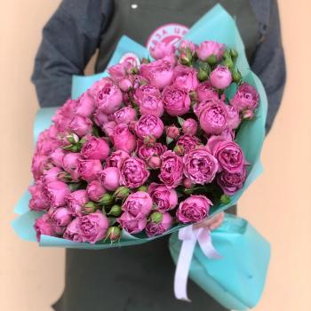 Букет из кустовых розовых роз код товара  190638